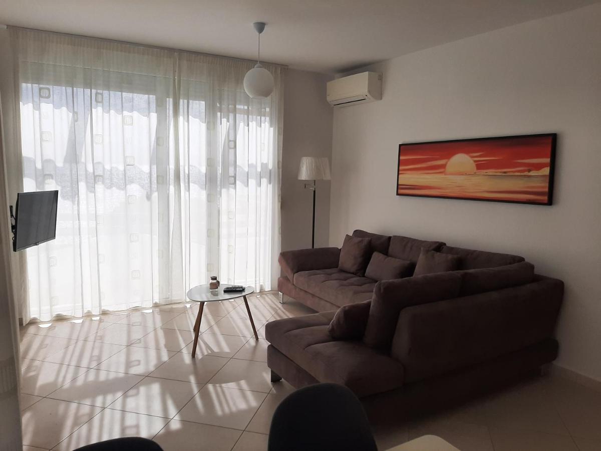 Kela Apartment 3 Саранде Екстериор снимка